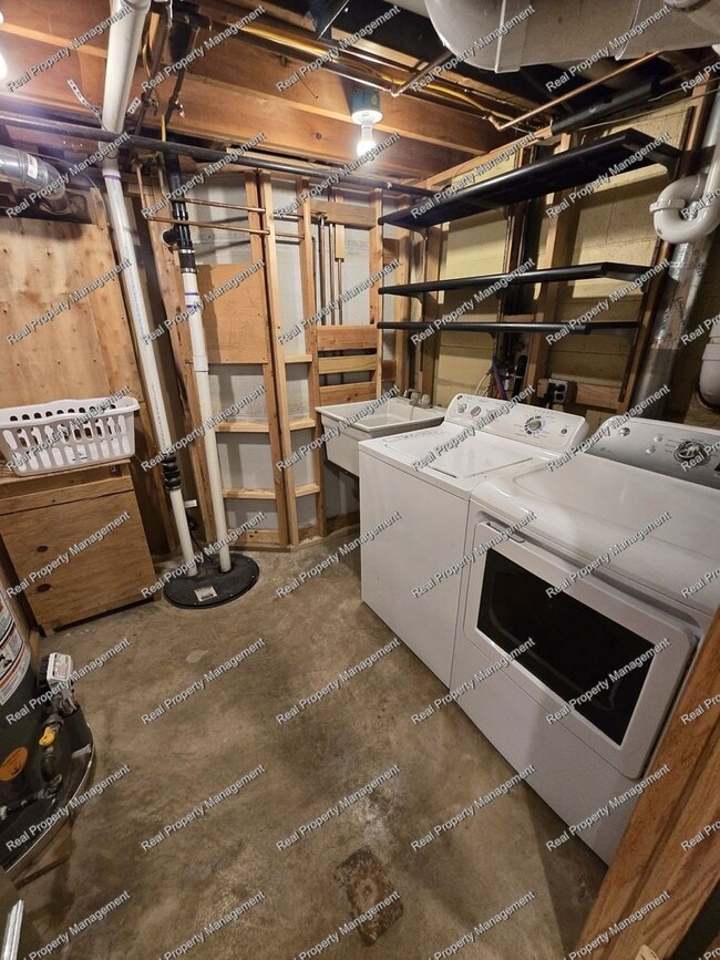 Building Photo - Three Bedroom Ranch w/ Finished Basement