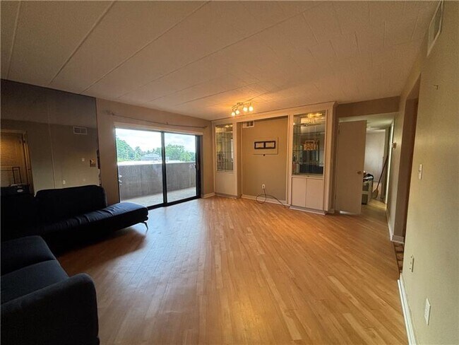 Building Photo - 1 Trimont Ln