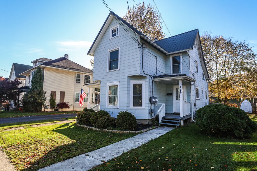 Front of house - 216 W William St