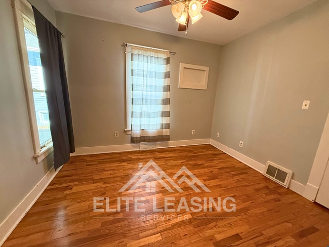 Building Photo - 1242 SW Wayne Ave