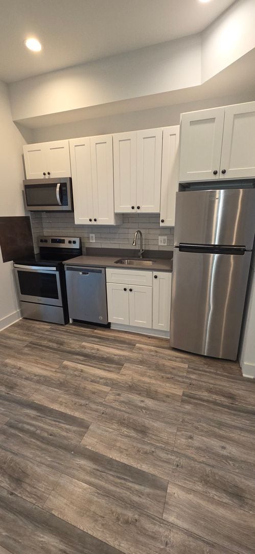 Building Photo - 126 6th St NE