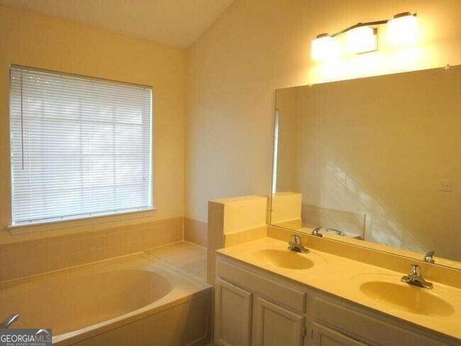 Building Photo - 4795 Brasac Dr