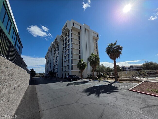 Building Photo - 3930 University Center Dr