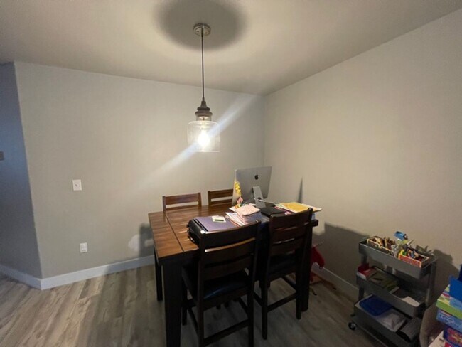 Building Photo - Beautiful 3 Bedroom Plus Den 2.5 Bath Home in Lake Stevens!