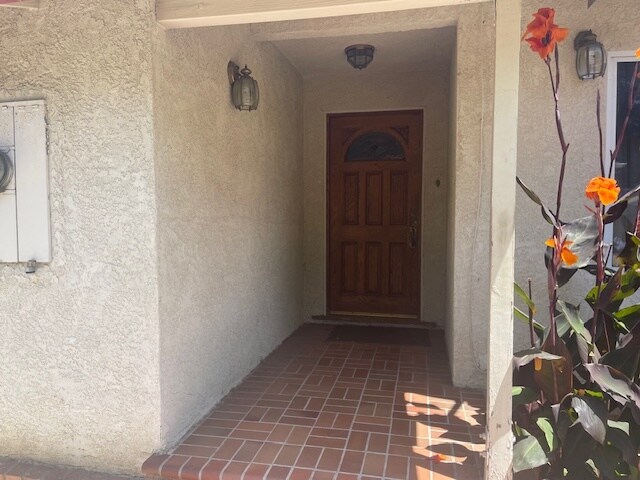 Building Photo - 7069 Orion Ave