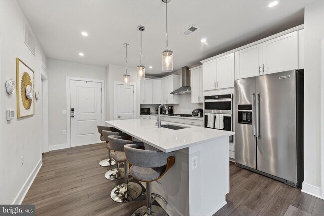 Building Photo - 102 St Ives Pl