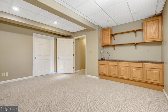 Building Photo - 47001 Smithwood Ct