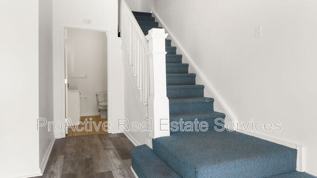 Building Photo - 417 W 30th St