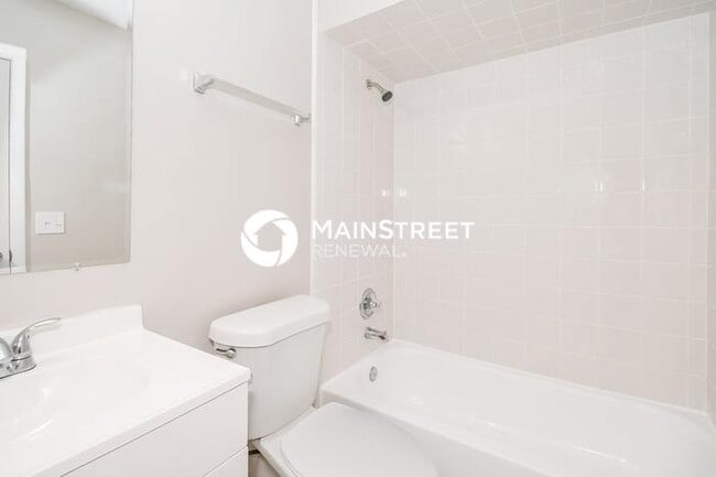 Building Photo - 3 Bedroom Pet-Friendly Home in orange park...