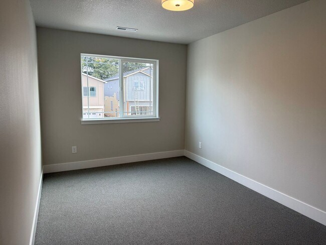 Building Photo - Beautiful Three Bedroom New Construction Home For Rent