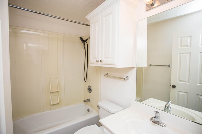 Building Photo - 3114 111th St