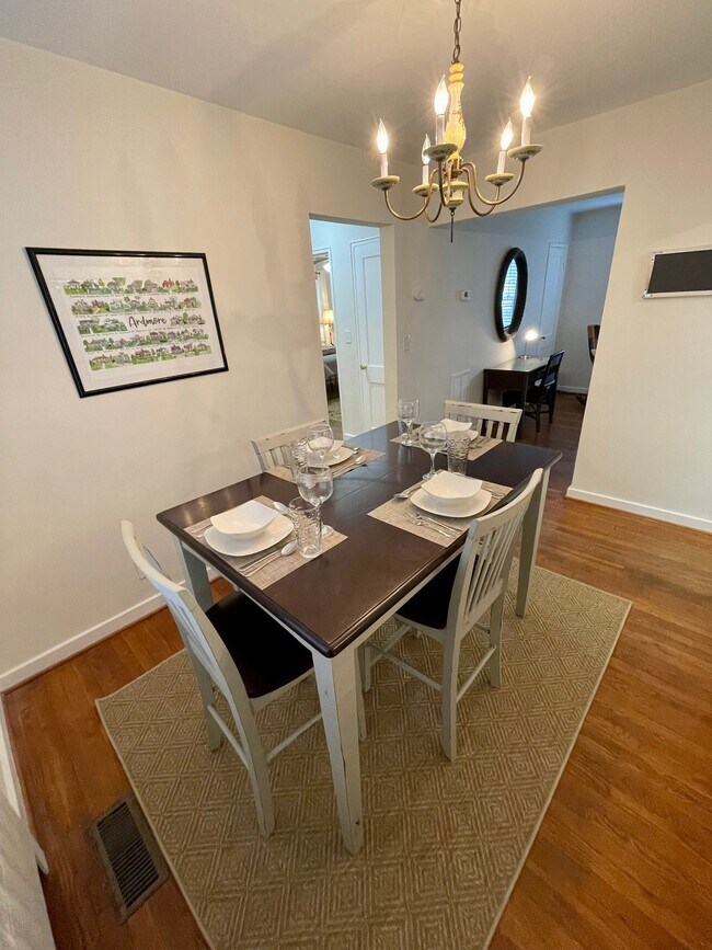 Building Photo - 2533 Miller Park Cir