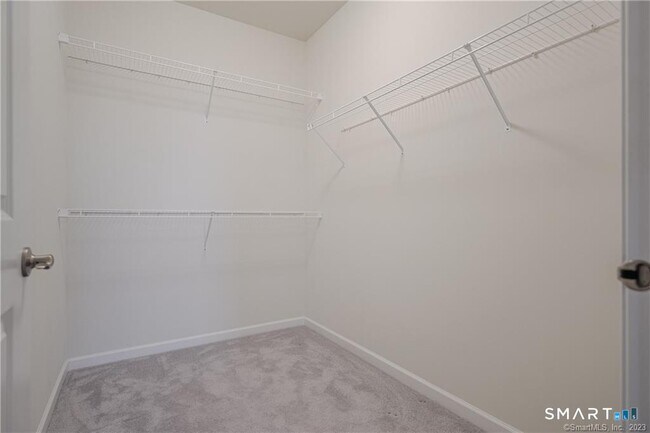 Building Photo - 822 Center Meadow Ln