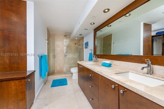 Building Photo - 613 Ocean Dr