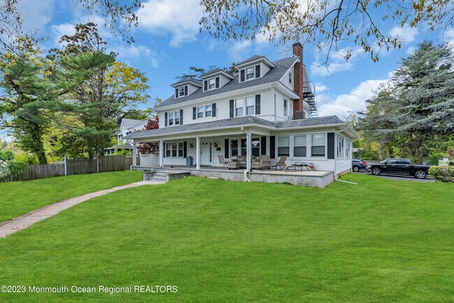 Building Photo - 309 Cedar Ave