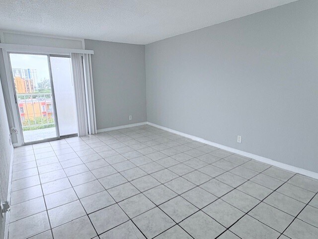 Building Photo - 801 NW 47th Ave