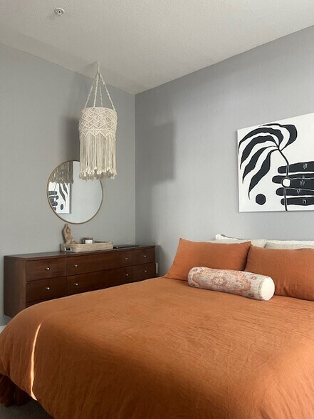 Building Photo - 1616 S Broadway