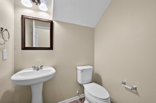 Building Photo - 5006 Mossy Bridge Dr