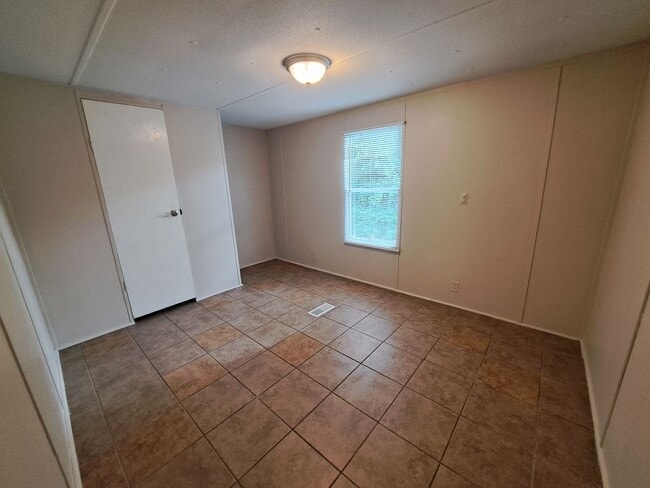 Building Photo - Remodeled 2BR/2BA mobile home off Pine For...