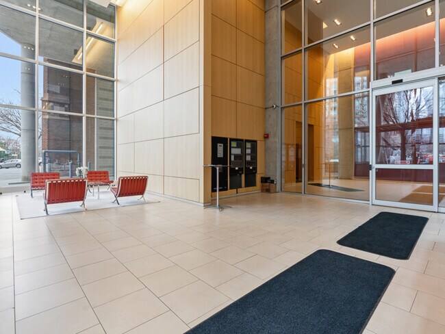 Building Photo - 510 W Erie St