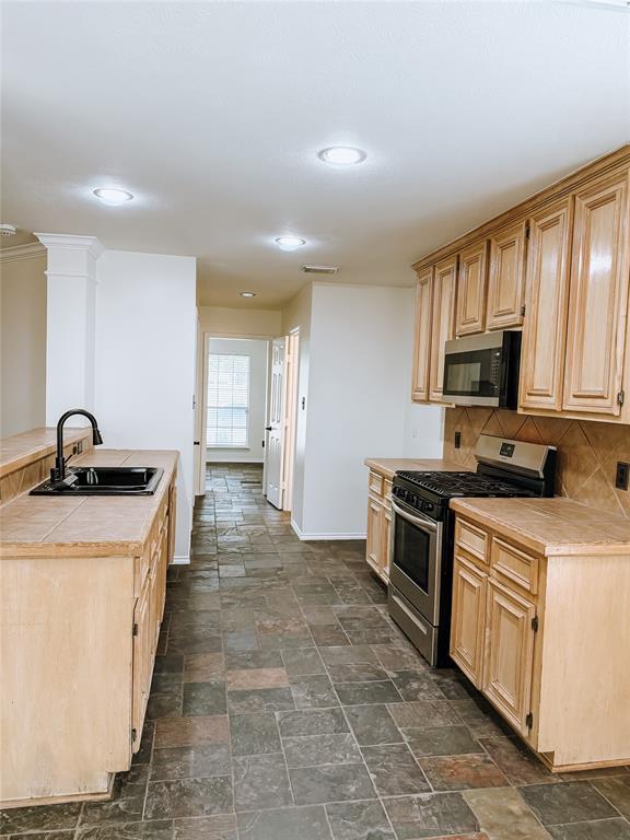 Building Photo - 4926 Mission Lake Ct