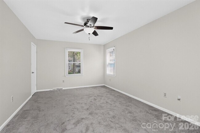 Building Photo - 4307 Saxonbury Way