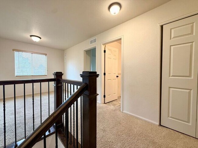 Building Photo - Stunning 4 bedroom/ 2.5 bath home with 2 car Attached Garage in Fort Collins, Colorado