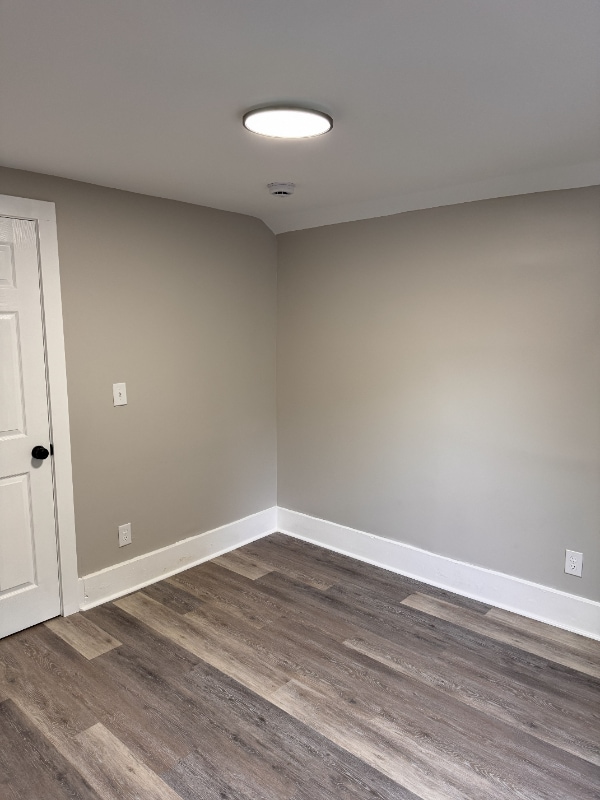 Building Photo - 220 W Brown Ave