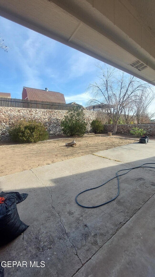 Building Photo - 7744 Luz De Camino Way