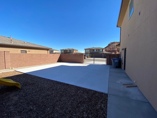 Building Photo - Gorgeous Home with HUGE backyard and play-set.
