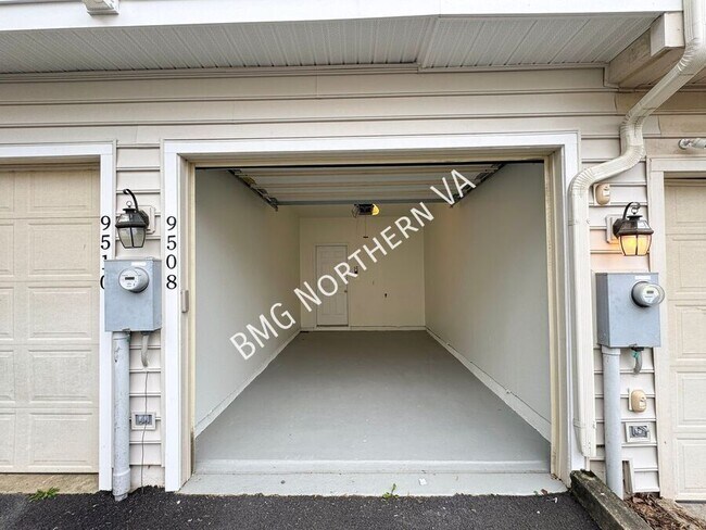 Building Photo - 9508 Walker Way