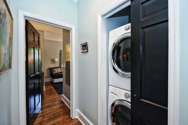 Building Photo - 600 Hermitage Ct