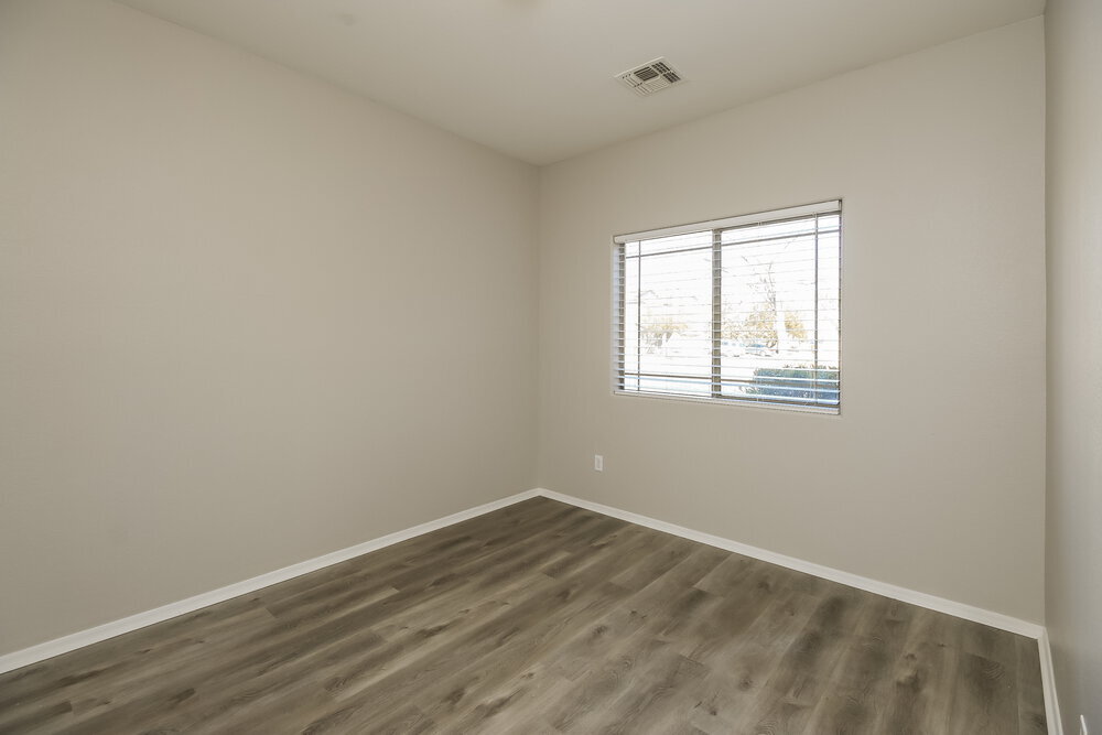 Building Photo - 1733 E Silversmith Trail