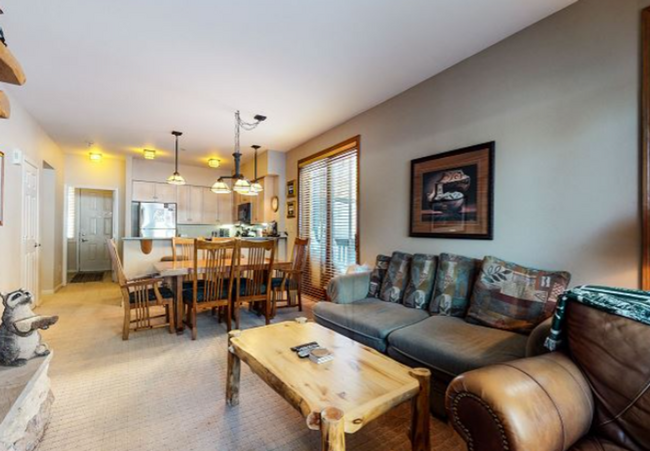 Building Photo - Beautiful 2 Bed, 2 Bath Fully Furnished Co...