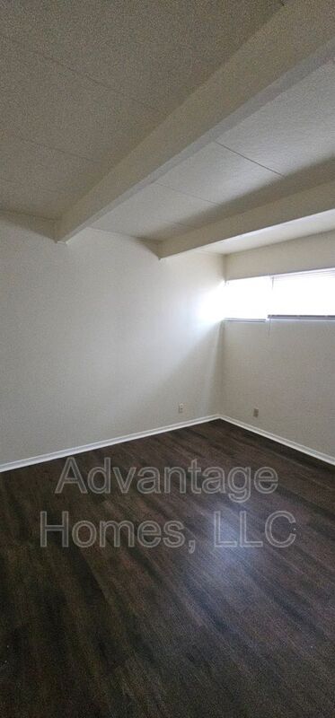 Building Photo - 824 N 70th St