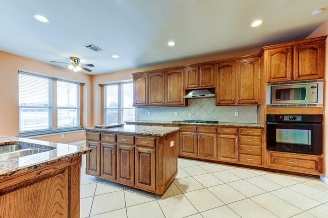Building Photo - 5310 Lafayette Dr
