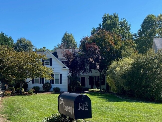 Building Photo - So much space!!!!!! So much storage!!!!!!!!