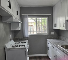 Building Photo - 9300 S Western Ave