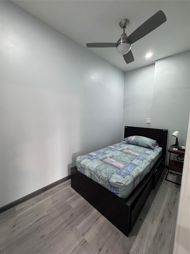 Building Photo - 1417 Avon Ln