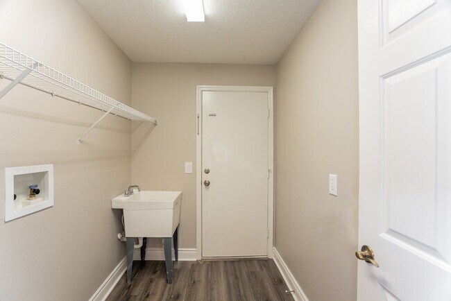 Building Photo - 3014 Summer Cruise Dr