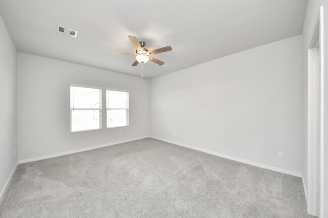 Building Photo - 5819 Blue Grama Dr