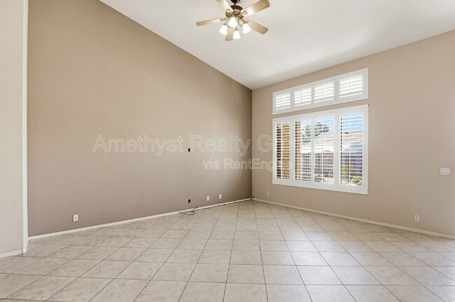 Building Photo - 7017 W Greenbriar Dr