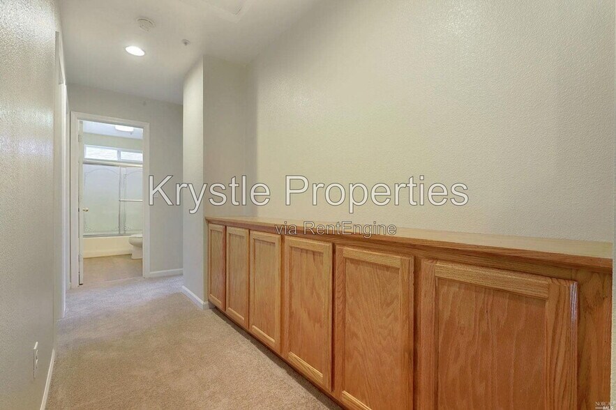 Building Photo - 700 Westpark