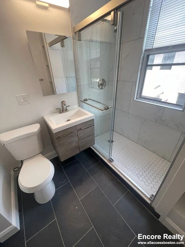 Building Photo - 457 Centre St