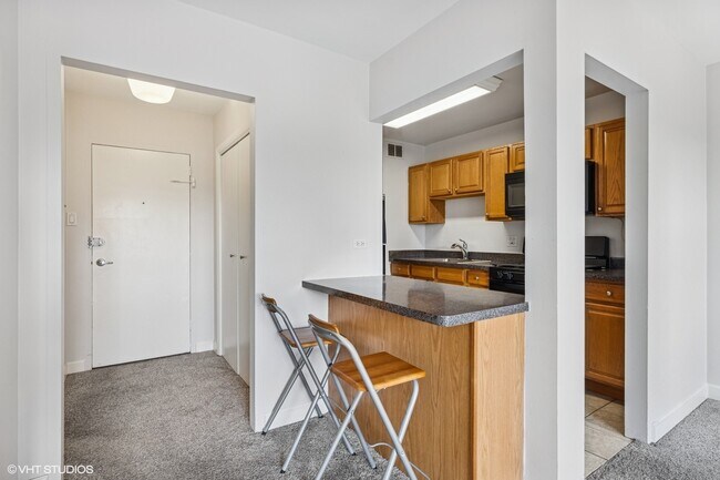Building Photo - 4920 N Marine Dr