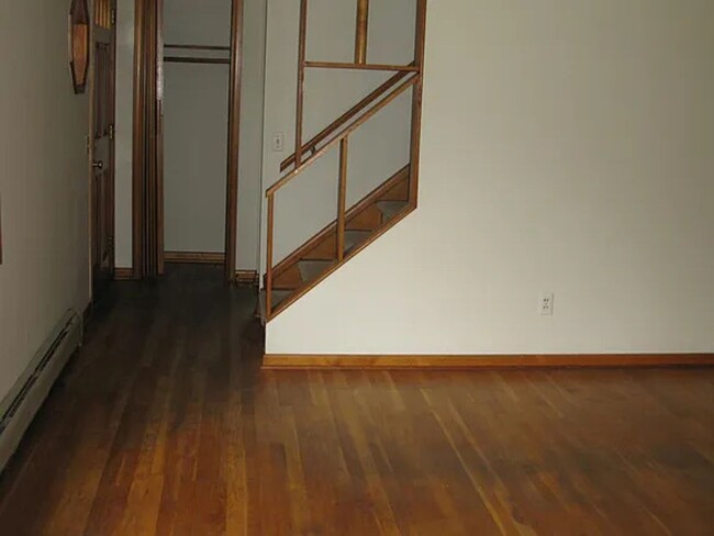 Building Photo - 3 Bedroom Apartment in Burlington VT Avail...