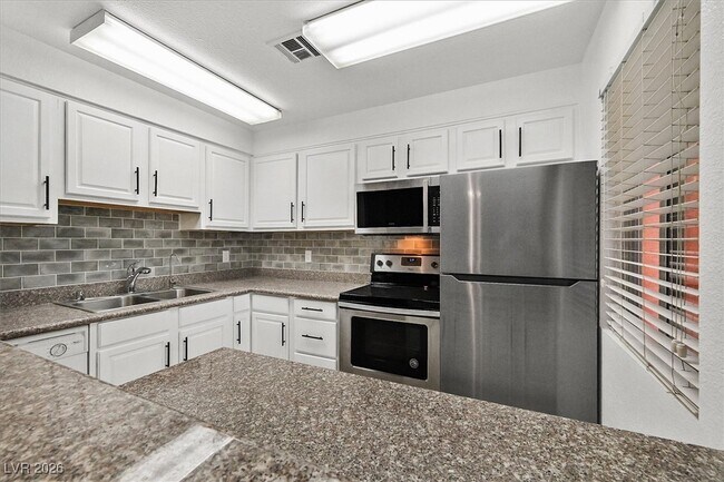 Building Photo - 5499 Indian River Dr