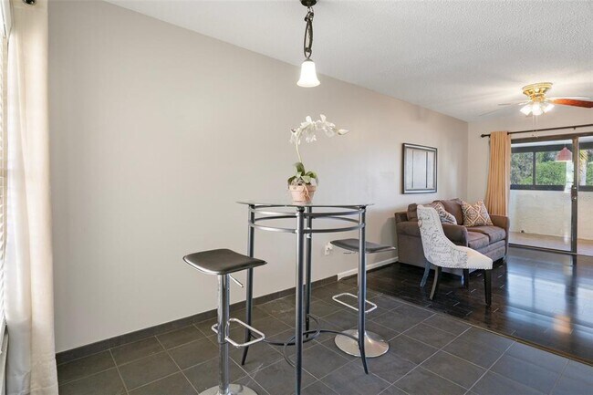 Building Photo - 2595 Cyprus Dr