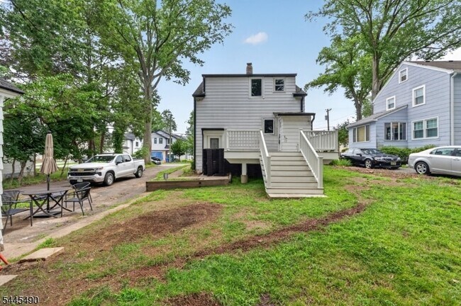 Building Photo - 91 Columbus Dr