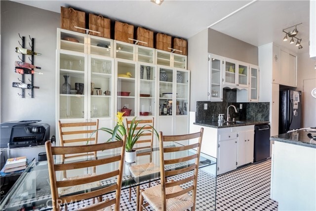 Building Photo - 800 E Ocean Blvd